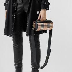 Burberry paired with studded decorative straps for carrying in shoulder AAA bags or top handles #B35431