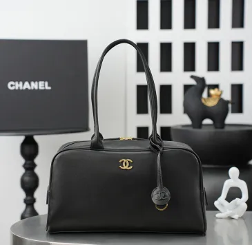 Chanel Smooth Leather Bowling Bag AS6211 19×35.5×12.5cm #B67263 Chanel Smooth Leather Bowling Bag AS6211 19×35.5×12.5cm #B67263