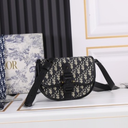Dior AAA+ Handbags #99923138