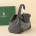 Classic Goyard Handbag with Spacious Interior #B45656