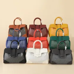 Classic Goyard Handbag with Spacious Interior #B45656