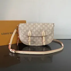LV Shoulder Bags Travels With Grace Coddington #B55978