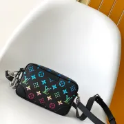 Louis Vuitton Bolsa-carteira Trocadéro Monogram Eclipse size:20×13×6cm #B54018