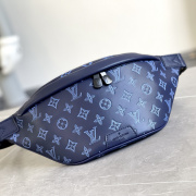 Louis Vuitton Monogram Shadow Discovery Waist bag Chest bag original 1:1 Quality #999931764