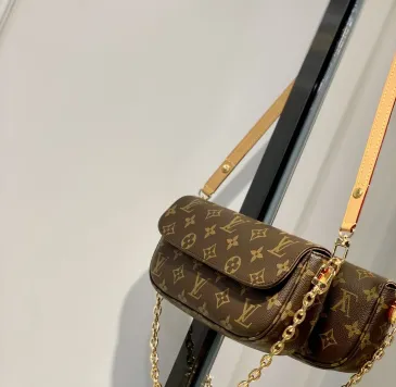 Brand L Wallet on Chain #B63644