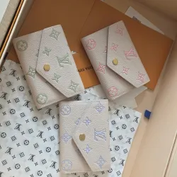 LV M28249 Compact Short Wallet | Monogram Embossed Leather | Green & Cream #B60900