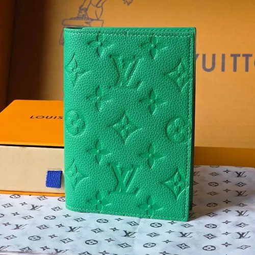 Louis Vuitton M25998 Original Version Passport Holder - Green, Protective Design #B59485