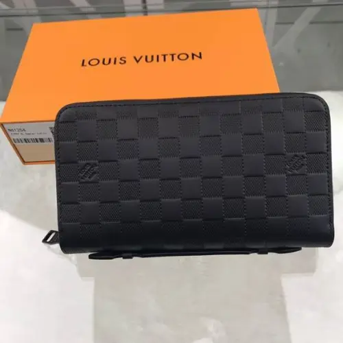 Louis Vuitton Pochette Voyage clutch bag #B45666