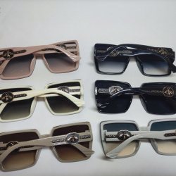 Gucci Sunglasses #9999932602