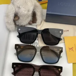 Louis Vuitton AAA Sunglasses prevent UV rays #B38917