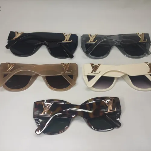 Louis Vuitton Sunglasses #9999932608