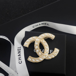 Chanel brooches #9127605