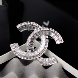 Chanel brooches #9127619