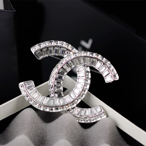 Chanel brooches #9127619