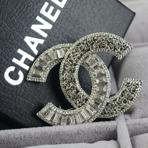 Chanel brooches #9127624