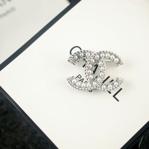 Chanel brooches #9127627