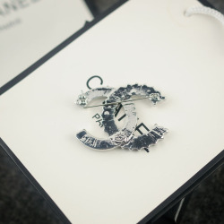 Chanel brooches #9127628
