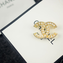 Chanel brooches #9127632