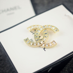 Chanel brooches #9127640