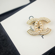 Chanel brooches #9127648