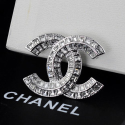 Chanel brooches #9127656