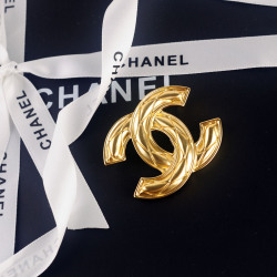 Chanel brooches #9127687