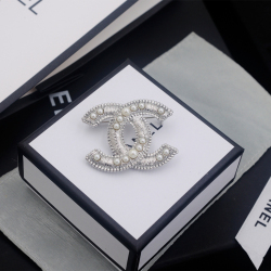Chanel brooches #99907571