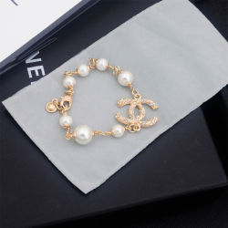 Chanel brooches #99907584