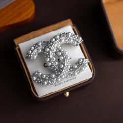 Chanel brooches #B55168