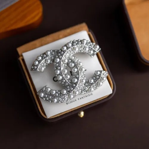 Chanel brooches #B55168