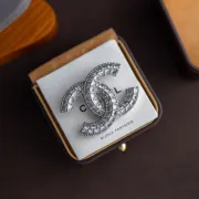 Chanel brooches #B55170