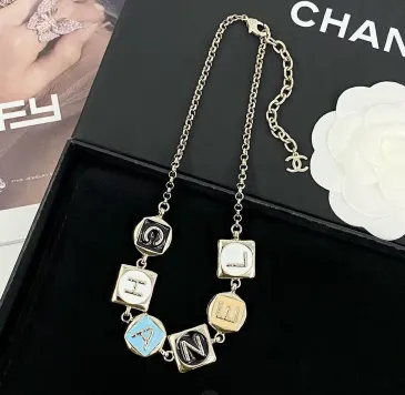 Chanel necklaces #B65395