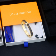 Louis Vuitton Bracelet #99907555