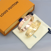 Louis Vuitton Jewelry  Bracelet #99900889