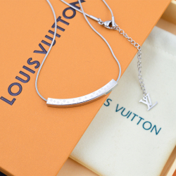 Louis Vuitton Necklace #99917627