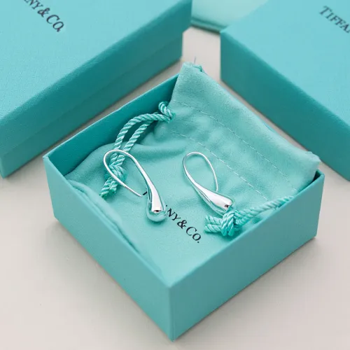 Tiffany Designer Style earrings  and  original box #B65177