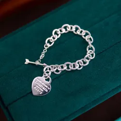 Tiffany Classic Heart Pendant Bracelet   Women's Toggle & Link Styles #B52236