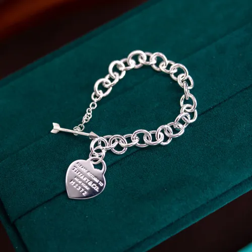 Tiffany Classic Heart Pendant Bracelet   Women's Toggle & Link Styles #B52236