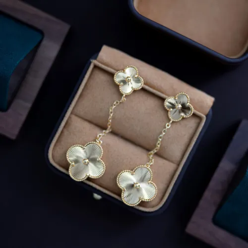 van cleef Earrings #B55356