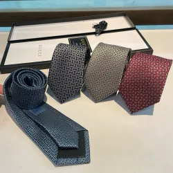 Gucci Necktie and original box #B66485