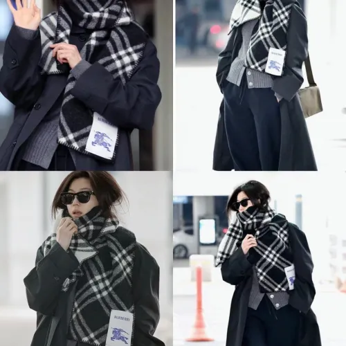 Burberry Scarfs #B42654