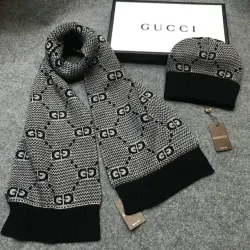 Gucci Wool knitted Scarf and cap #99911717
