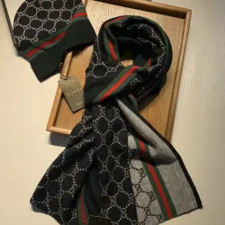 Gucci Wool knitted Scarf and cap #99911719