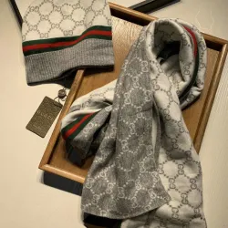 Gucci Wool knitted Scarf and cap #99911720