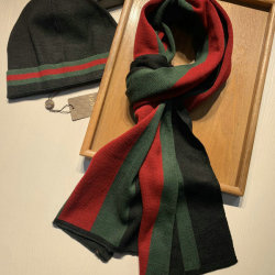 Gucci Wool knitted Scarf and cap #99911724