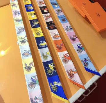 HERMES Scarf #B64739