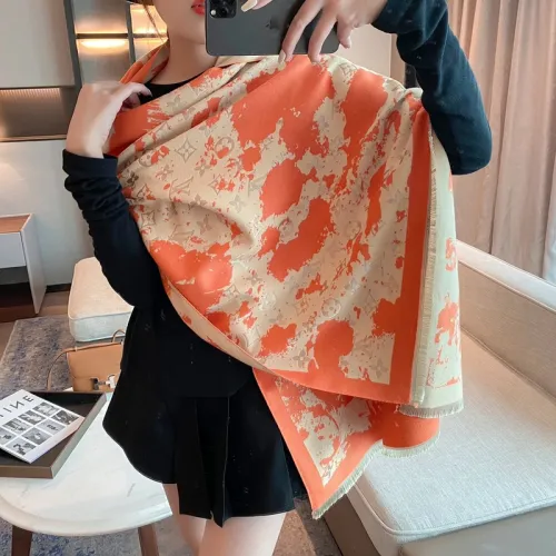 Louis Vuitton Scarf #99911441