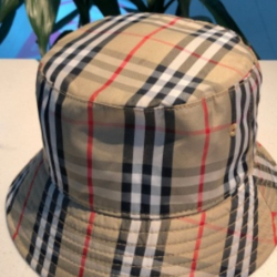Burberry hats & caps #99918643