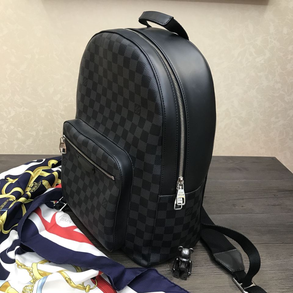 Buy Cheap Louis Vuitton AAA black hot sale Backpack 31*42*13cm #9106873 from www.ermes-unice.fr