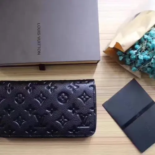 Louis Vuitton AAA+ Wallets #922244